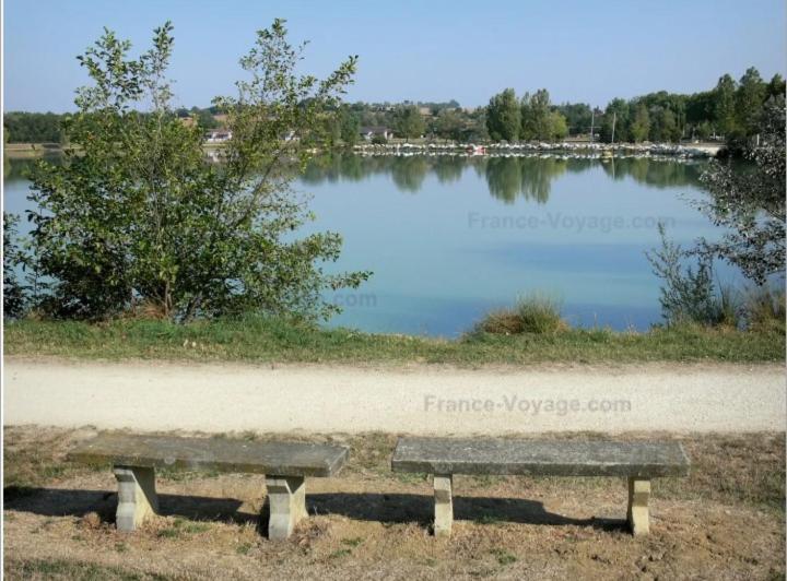 Charmante Maison Renovee, Proche Lac Et Centre-Ville LʼIsle-Jourdain Esterno foto